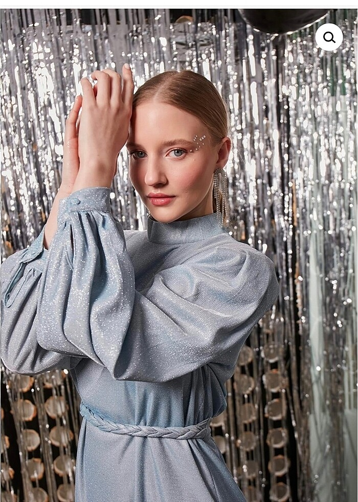 Birgül Bektaş simli elbise - Görsel 5