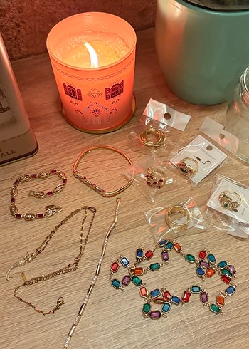 Gizemli Takı Kavanozu  - Görsel 2