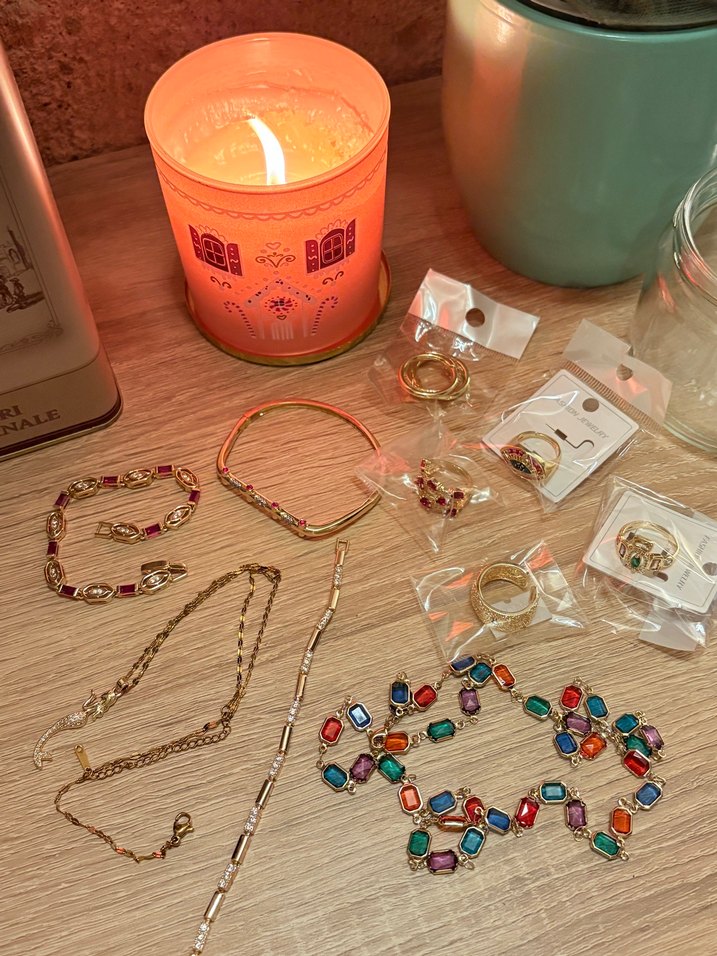 Gizemli Takı Kavanozu  - Görsel 2