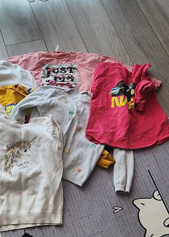7 Yaş Beden Beyaz Kız Çocuk Payetli Sweatshirt