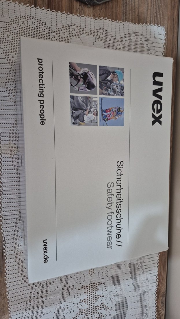 Siyah UVEX Spor Ayakkabı Sarı Bağcıklı - Görsel 2