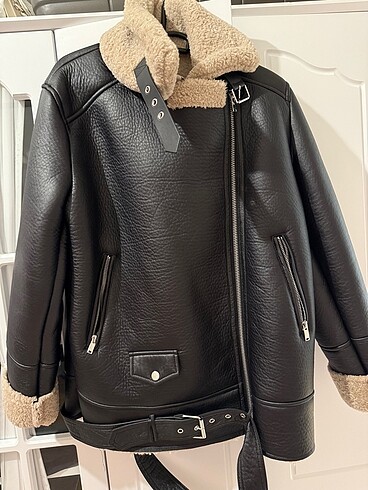 Stradivarius kürklü mont