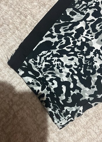 Gri Yılan Desenli Rahat Kesim alt - Görsel 3