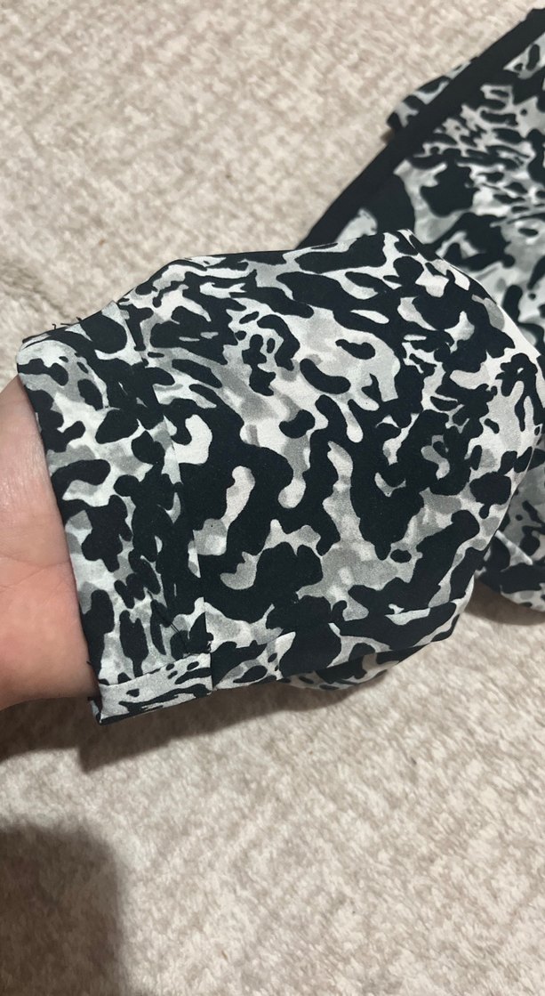 Gri Yılan Desenli Rahat Kesim alt - Görsel 4