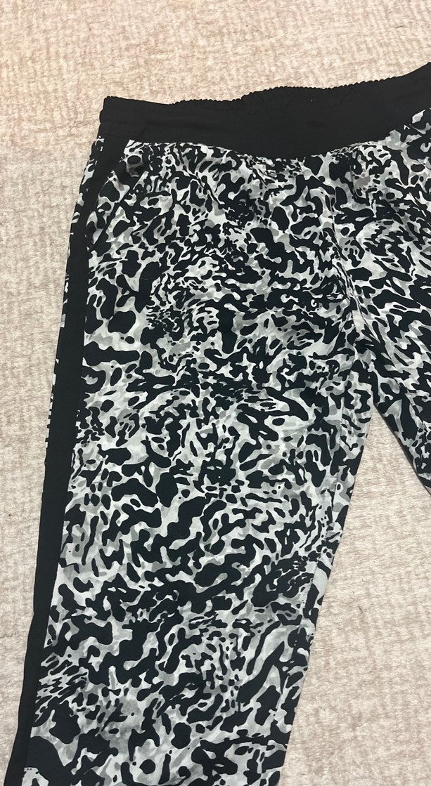 Gri Yılan Desenli Rahat Kesim alt - Görsel 2