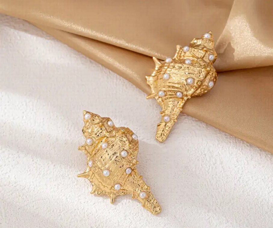 İnci Detaylı Altın Renk Mini Küpe - Görsel 2