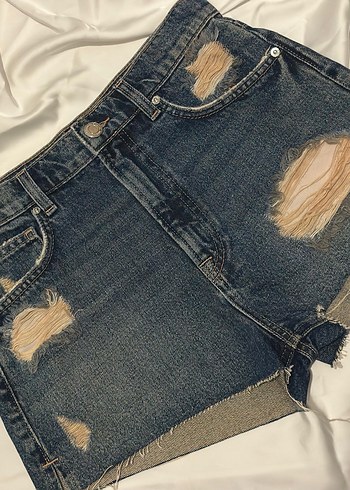 Koyu Mavi Yırtık Mini Kot Şort - Görsel 4