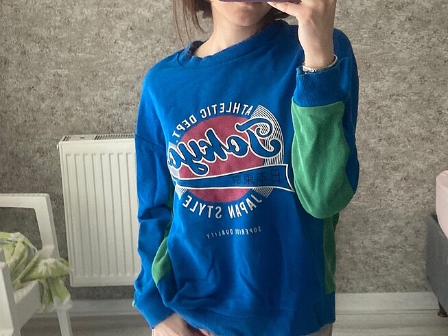 sweatshirt