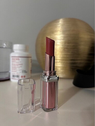 Loreal Paris Loreal Paris Glow Paradise Balm Lipstick Işıltı Veren Ruj 112 P