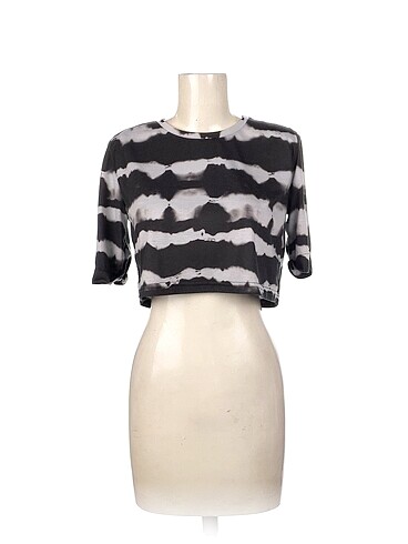 Quzu T-shirt %70 İndirimli.