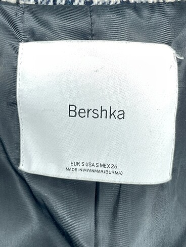 s Beden çeşitli Renk Bershka Blazer %70 İndirimli.