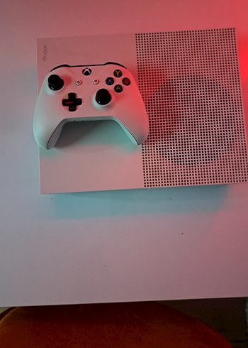 Beden Beyaz Xbox One S Konsol ve Kablosuz Kumanda