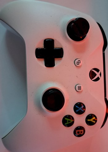 Xbox Beyaz Xbox One S Konsol ve Kablosuz Kumanda