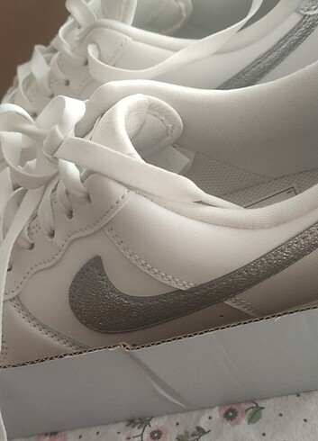 39 Beden beyaz Renk NİKE AIR FORCE 1 '07