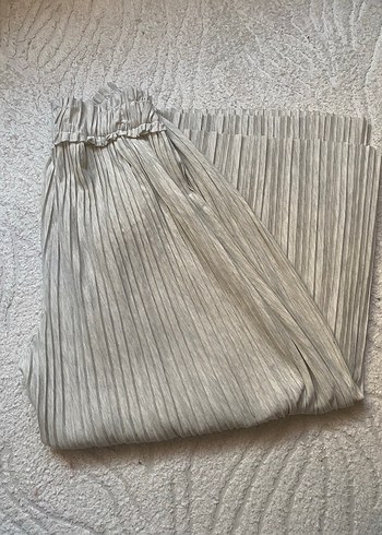 Gri Pliseli Bol Kesim Pantolon - Görsel 2