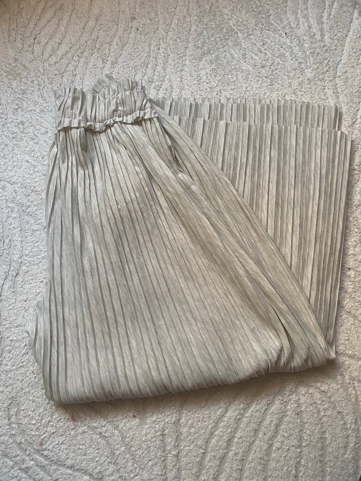 Gri Pliseli Bol Kesim Pantolon - Görsel 2