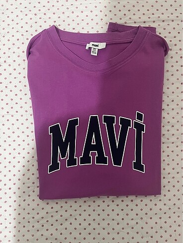 mavi mor tişört