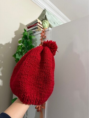Zara Kırmızı şapka