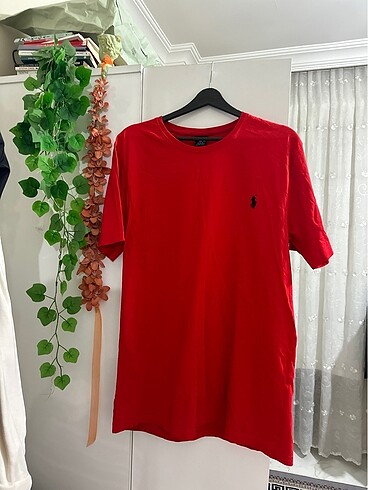 Kırmızı tshirt