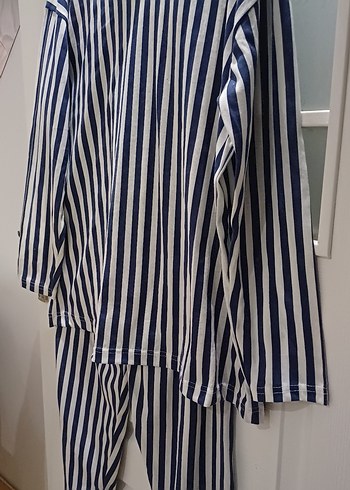 46 Beden Uzun Kollu Çizgili Kadın Pijama Takımı