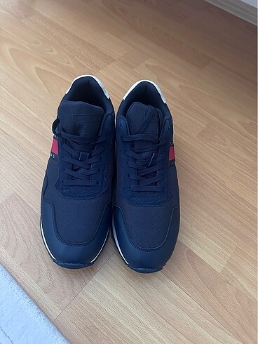 43 Beden TOMMY HİLFİGER