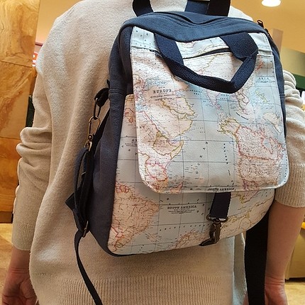 Dünya Haritalı sırt ve omuz çantası