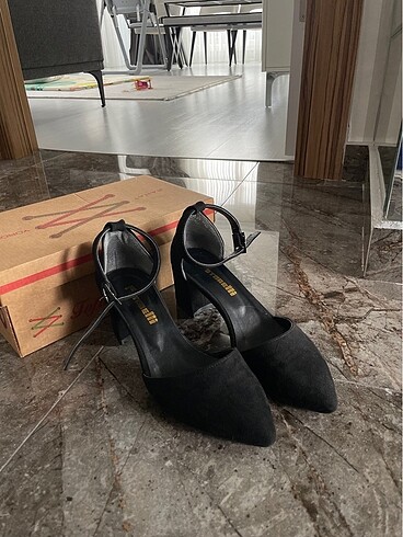 Kısa topuk stiletto