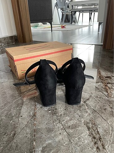 37 Beden siyah Renk Kısa topuk stiletto