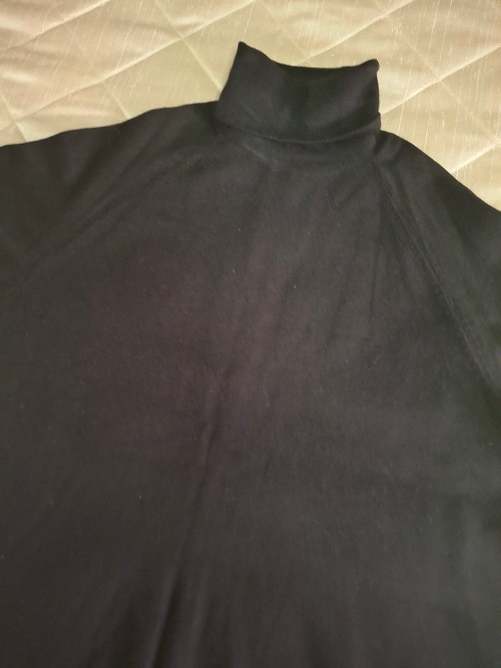 Siyah Boğazlı Kadın Kazak - Görsel 3