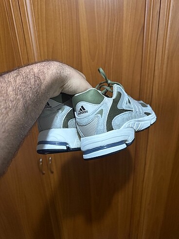 45 Beden Adidas Response