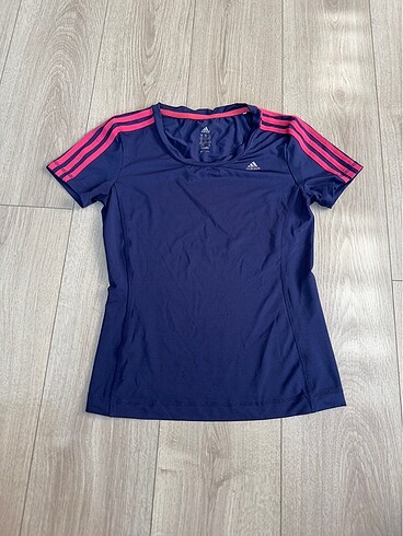 Adidas spor üst