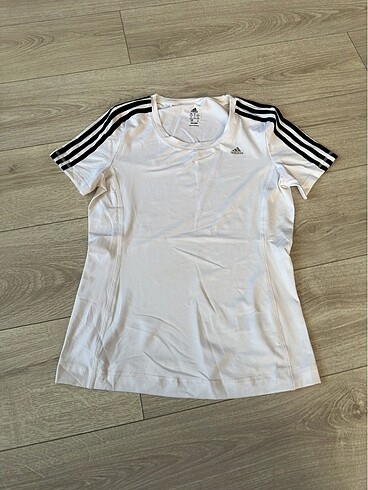 Adidas t shirt