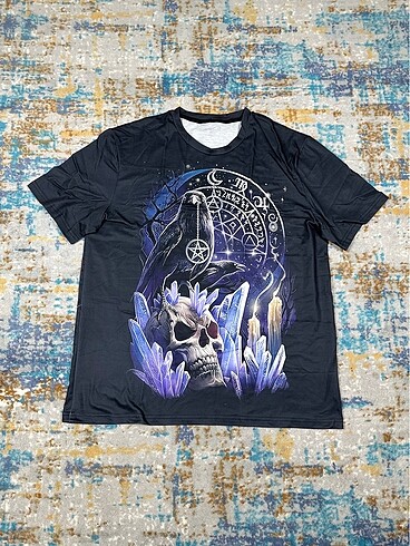 Dark vintage t shirt