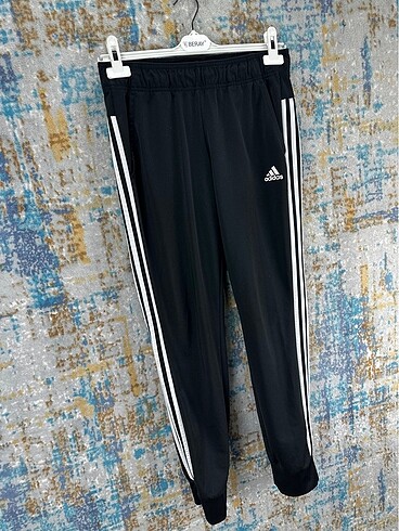 m Beden Adidas eşofman