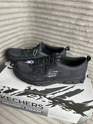 37 Beden Skechers gratis anne ayakkabısı
