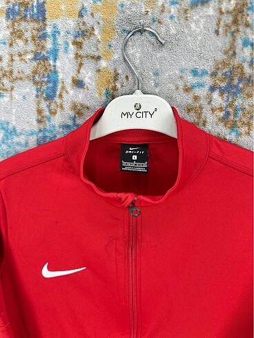 l Beden kırmızı Renk Nike ceket