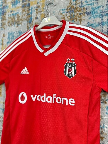 m Beden kırmızı Renk Beşiktaş forma
