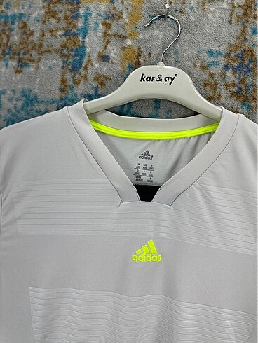 l Beden Adidas Vintage T shirt