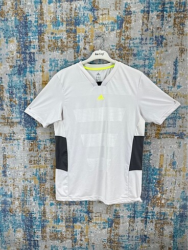Adidas Vintage T shirt