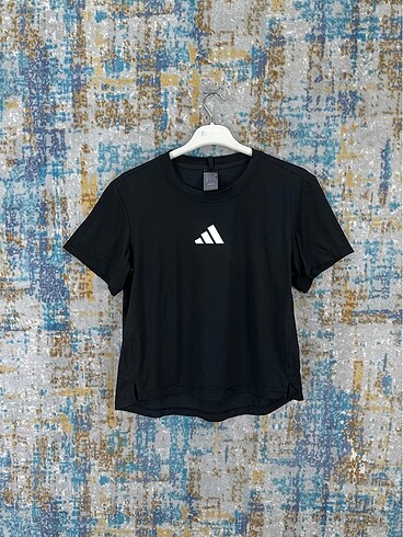 Adidas t shirt