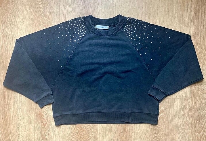 Mango Omuzları Taşlı Taşlanmış Görünümlü Sweatshirt