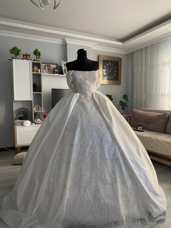 Beyaz Straplez Prenses Gelinlik - Görsel 4