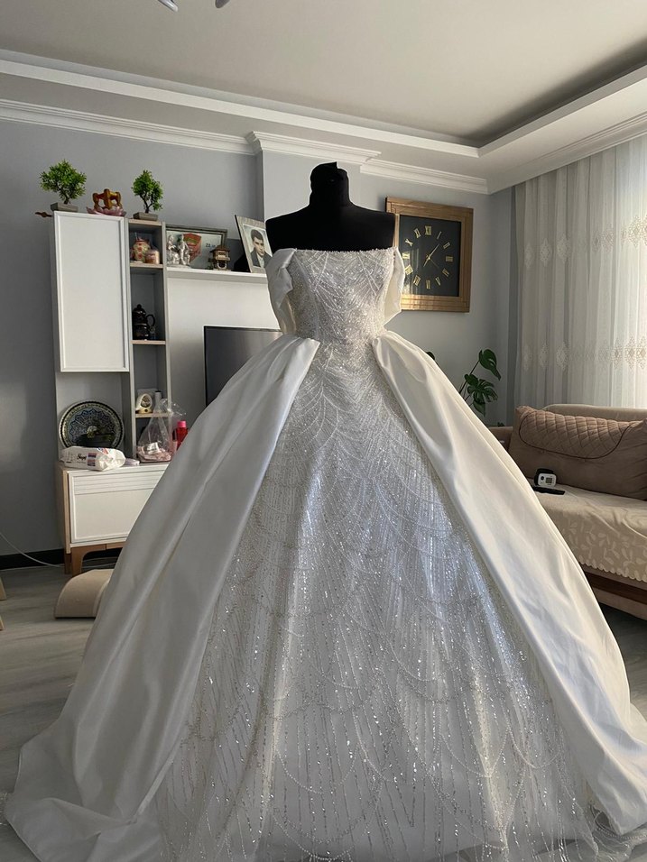 Beyaz Straplez Prenses Gelinlik - Görsel 3