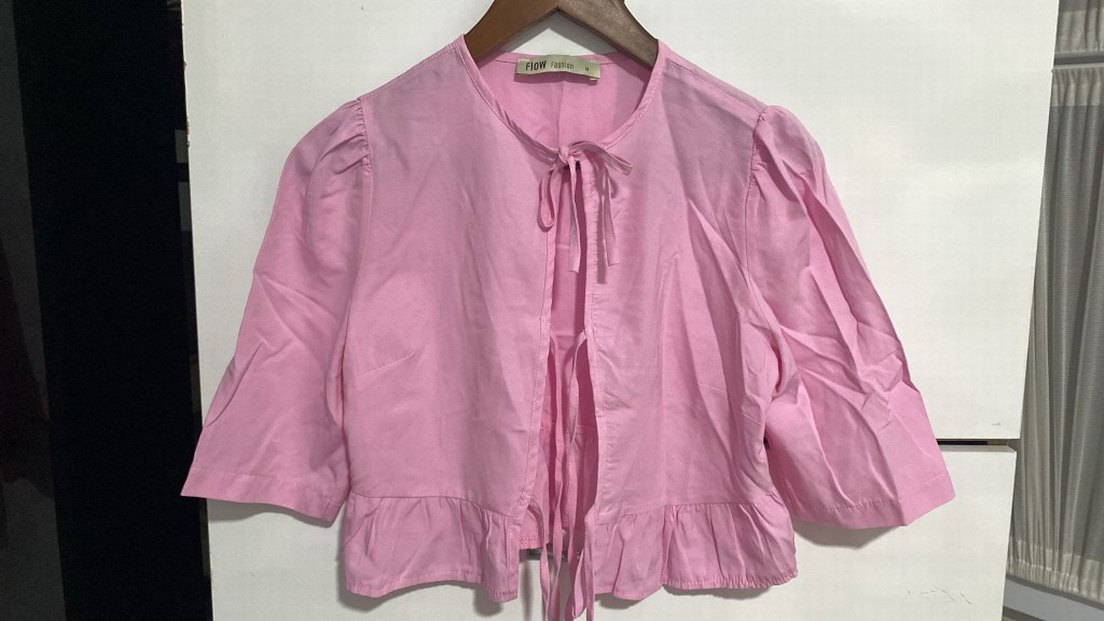 Pembe Keten V Yakalı Fırfırlı Kız Bluzu - Görsel 2