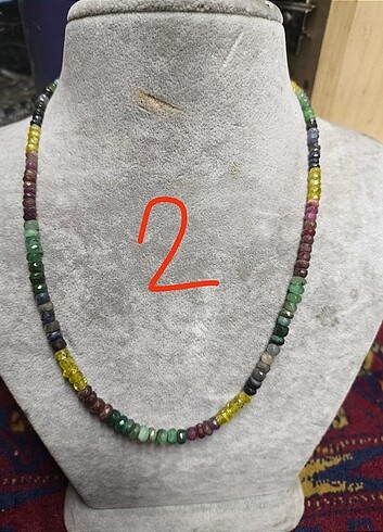 Diğer ZÜMRÜT, YAKUT, SAFİR TAŞLI KOLYE.