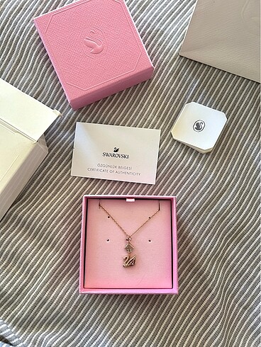 Swarovski Dazzling Swan Kolye