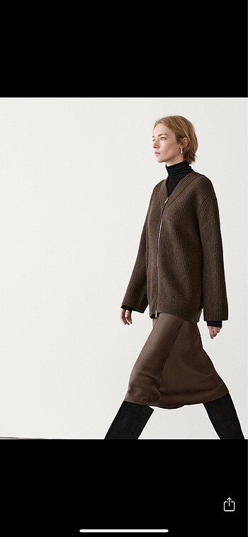 massimo dutti geniş kalıptır s ve m ye kadar uygundur
