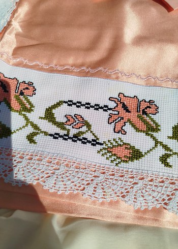 Nakışlı Çiçek Desenli El İşi Kumaş - Görsel 2