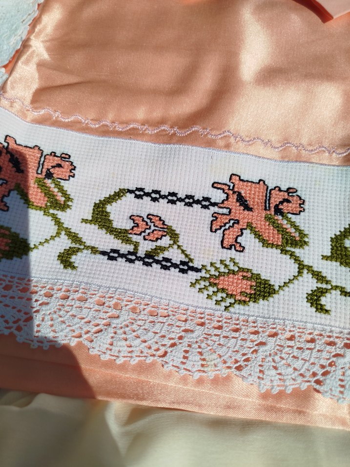 Nakışlı Çiçek Desenli El İşi Kumaş - Görsel 2