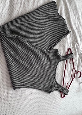 Gri diz alti Kolsuz Dar Kesim Elbise - Görsel 3